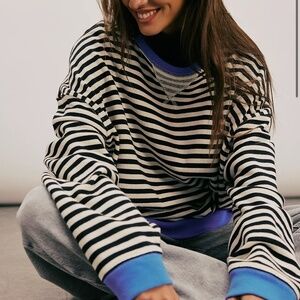 Classic Striped Oversized Crewneck XS